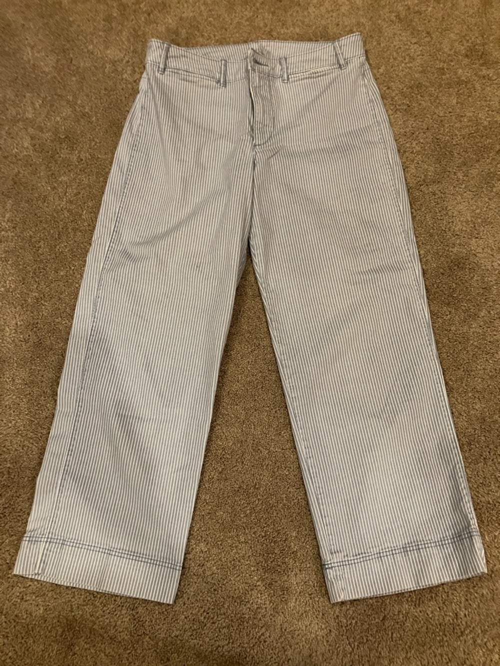 Old Navy white/blue pinstripe  Wide-Leg Capri